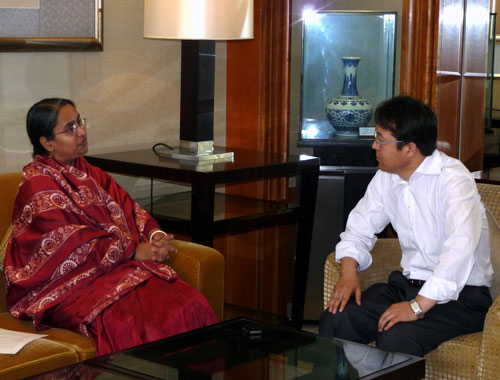 本网记者任彦专访孟加拉国外长迪普·穆妮
